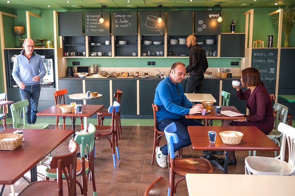 restaurant cafeteria