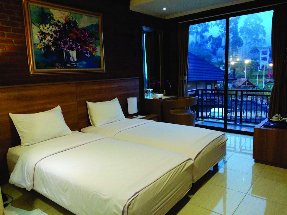 Ciwidey Valley Resort Hot Spring Waterpark 6/25