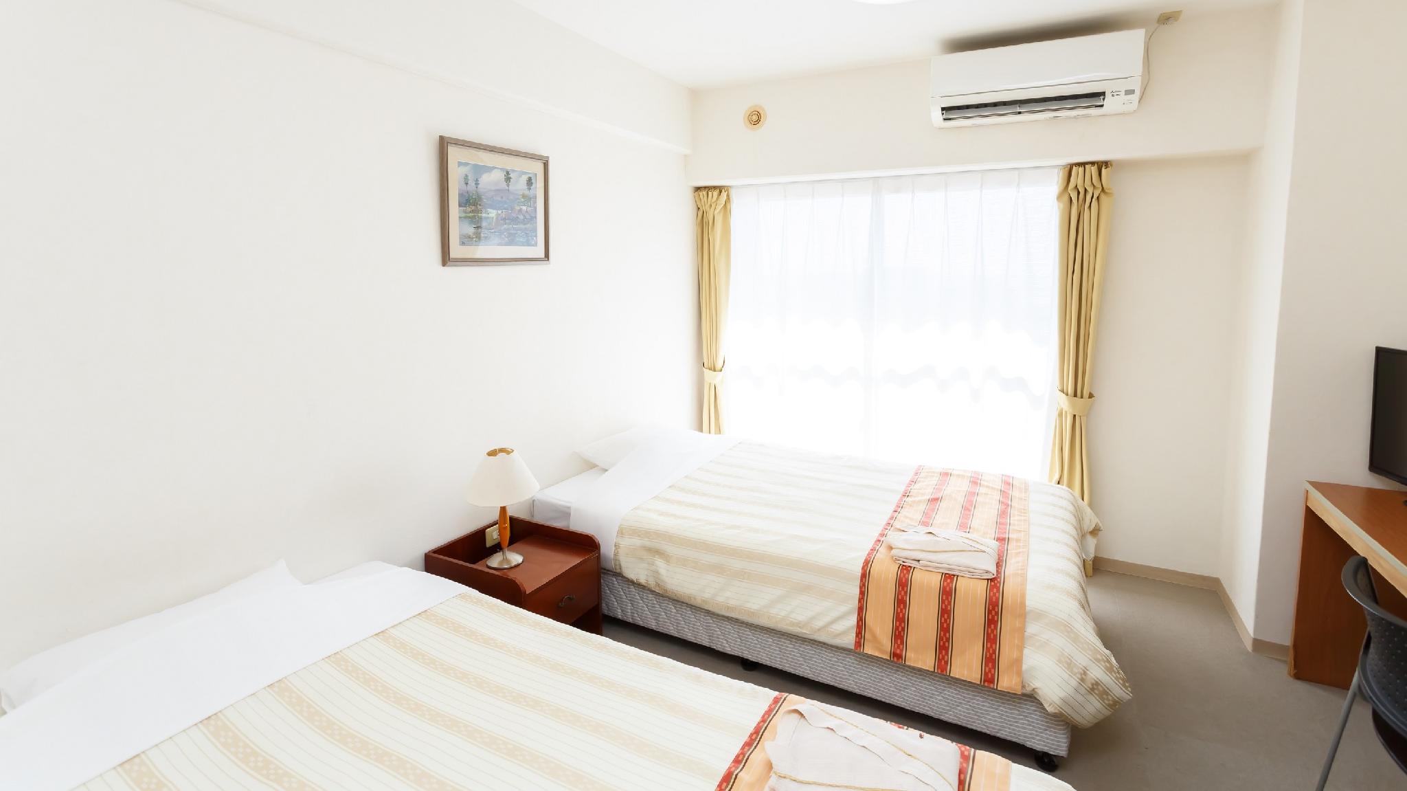 Mini, Twin Beds, Washing Machine, Kitchen, Smoking