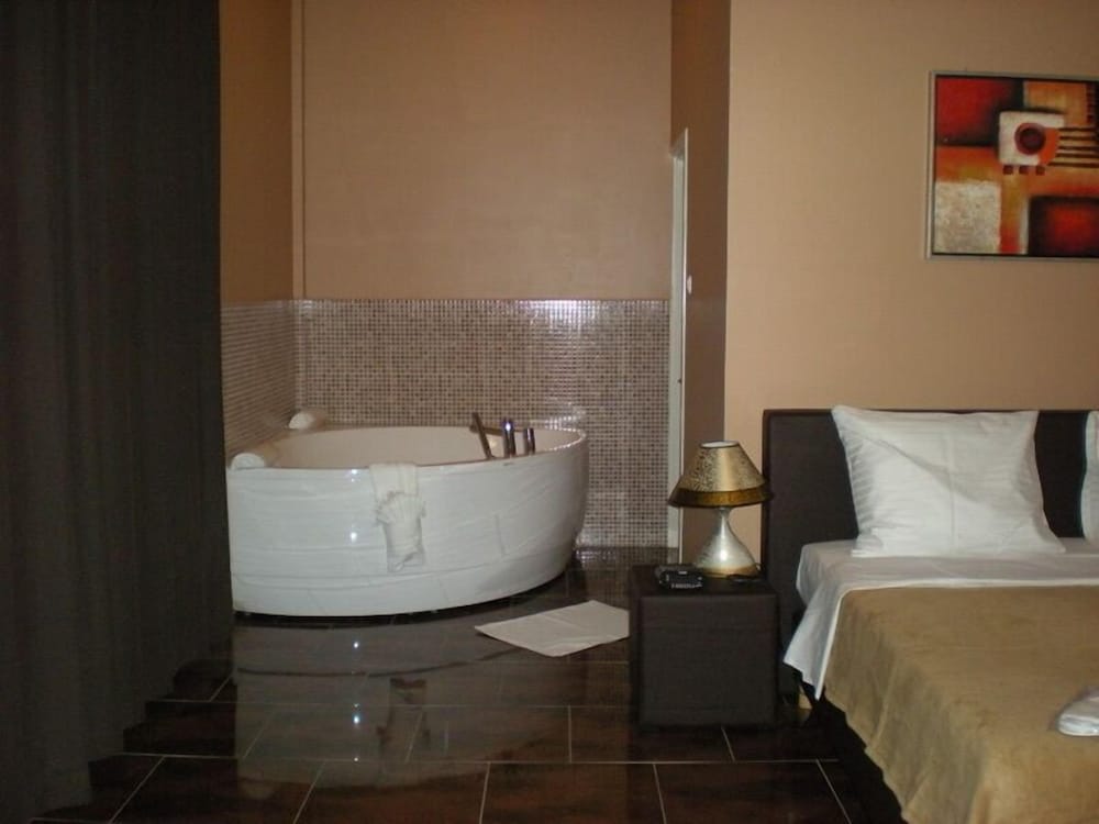 Sheva Hotel 27/28