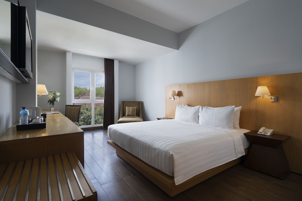 Hotel Santika Mataram 21/70