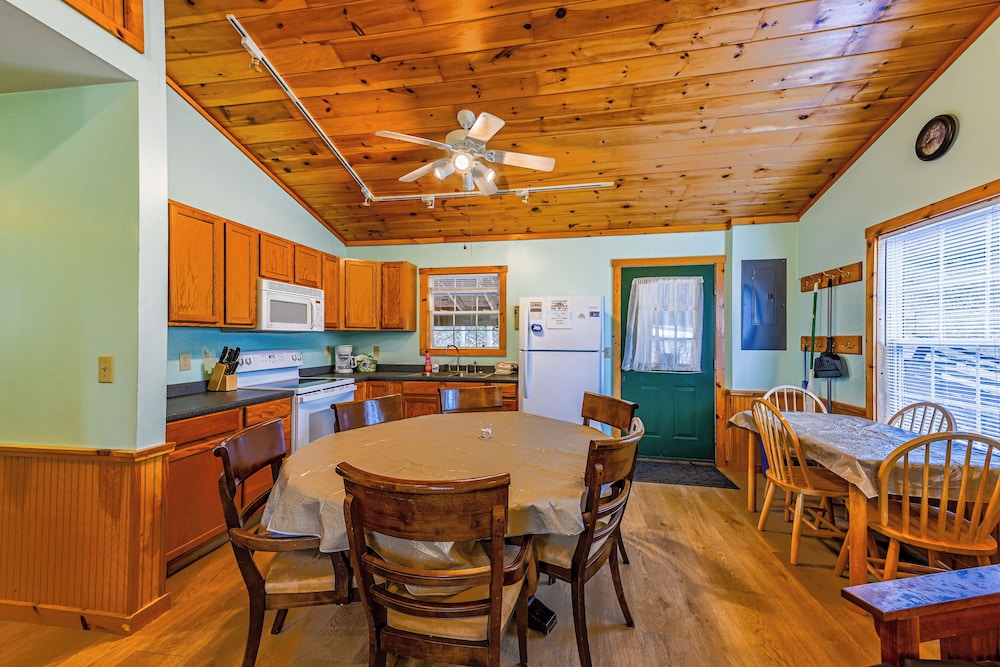 Nantahala Cabins 36/50
