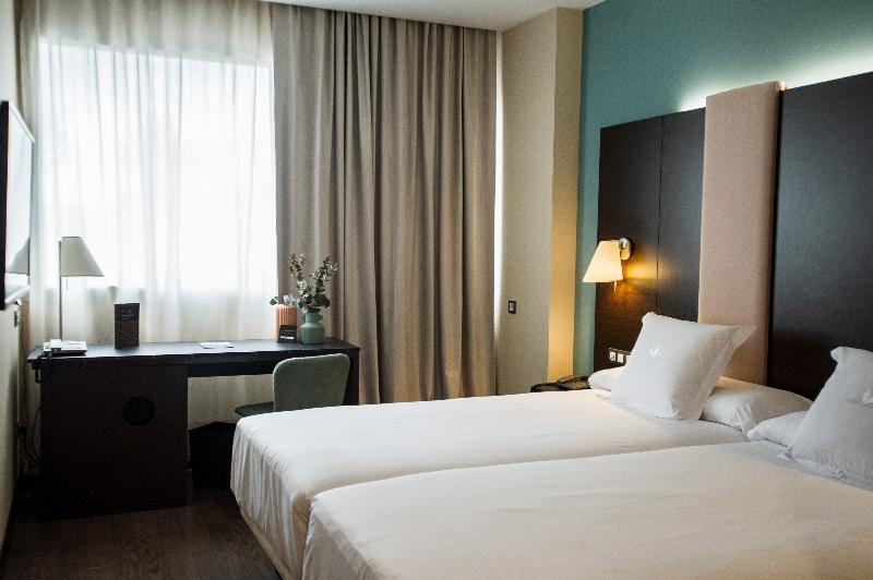 Standard, Single, Double or Twin Bed