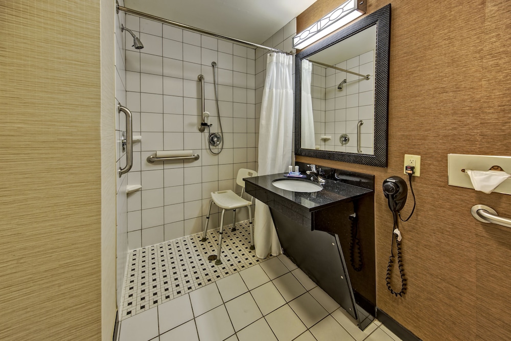 Fairfield Inn Suites Weatherford 18/35