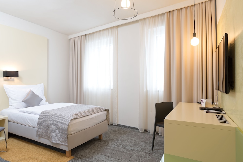 FAIRHOTEL 14/42