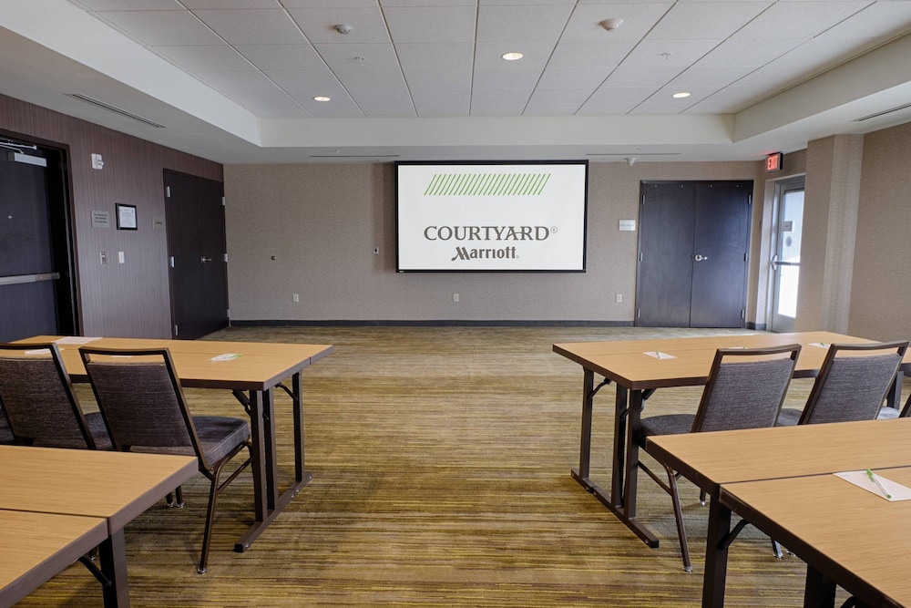 Courtyard Albany Clifton Park 40/46
