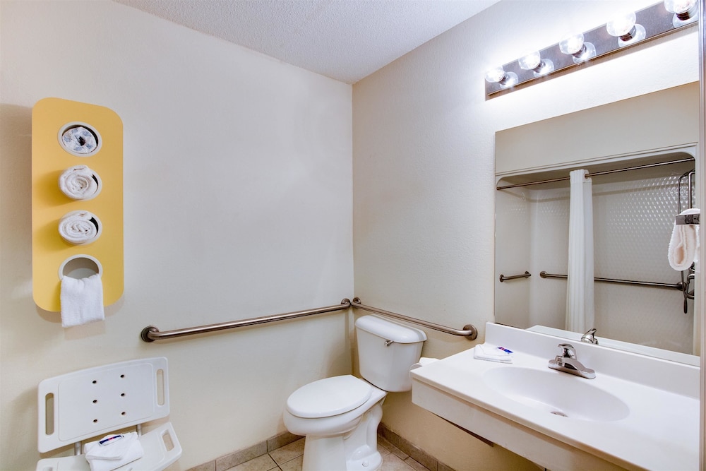 Motel6 Hinesville, GA 9/44