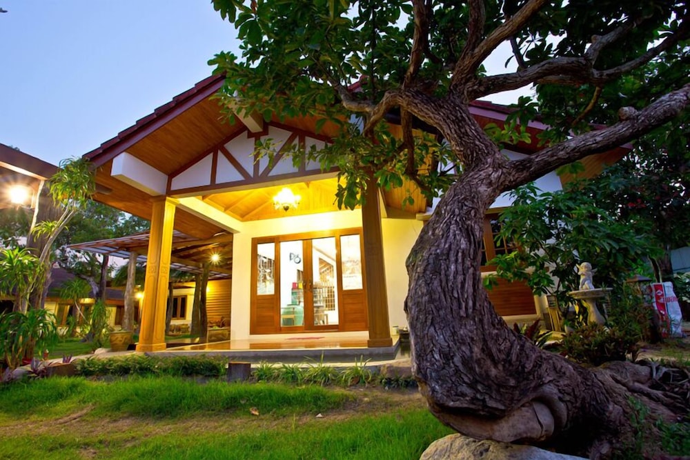 Tree Home Plus Home Stay 6/50