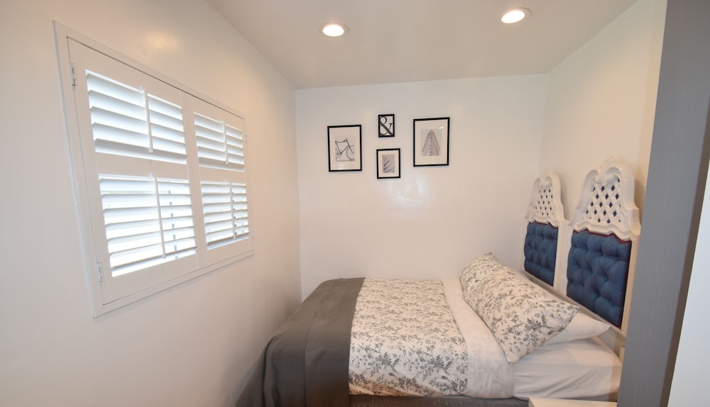 Boutique Hotel 444 11/73
