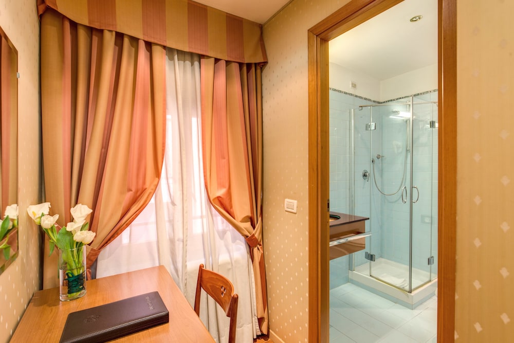Flower Garden Hotel 47/47
