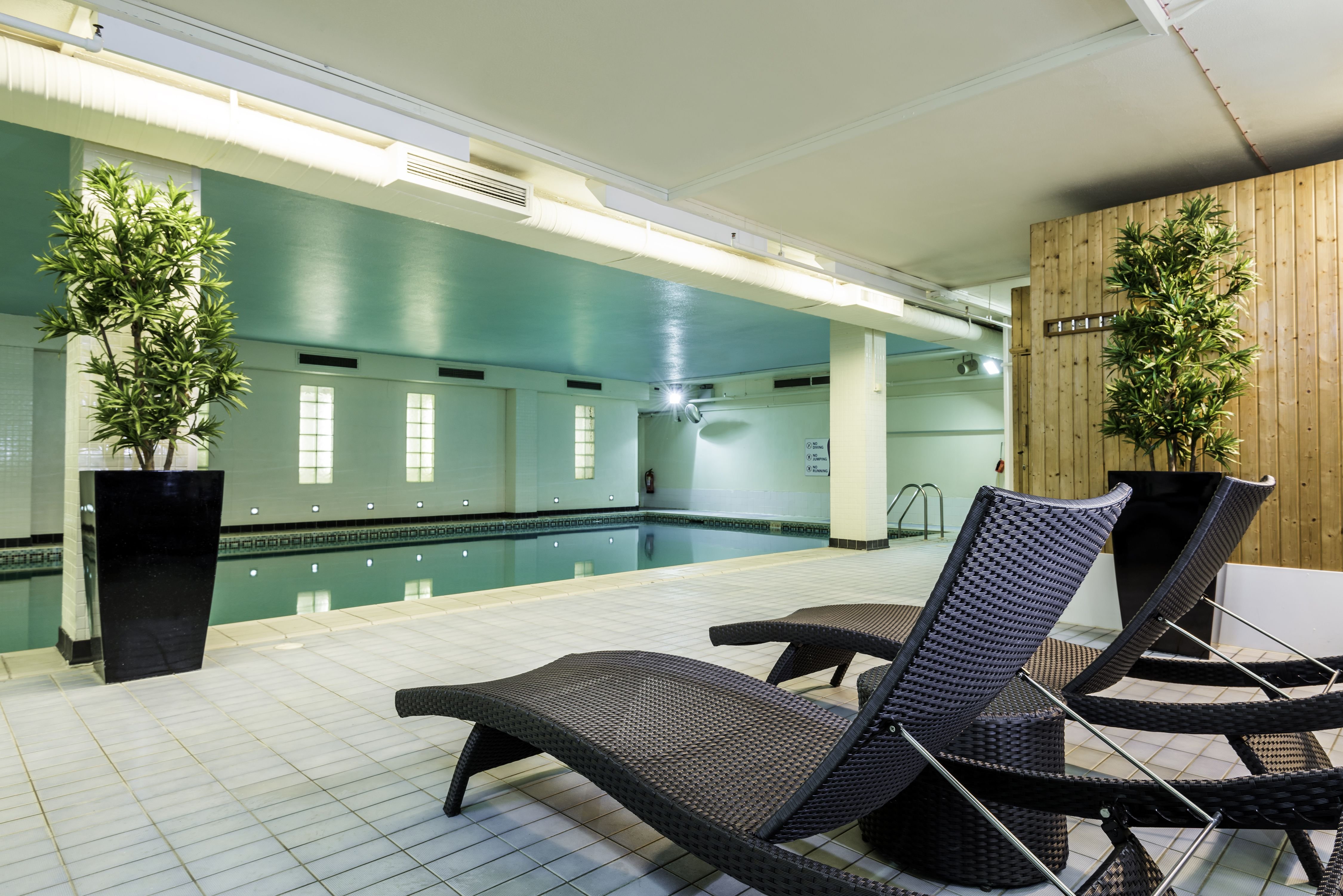 Holiday Inn Milton Keynes - Central 24/50
