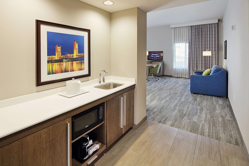 Hampton Inn and Suites Sacramento At Csus 10/51