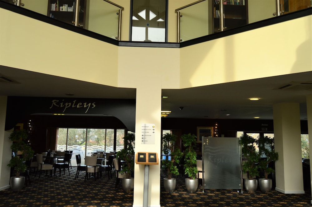 Padbrook Park Hotel 3/46
