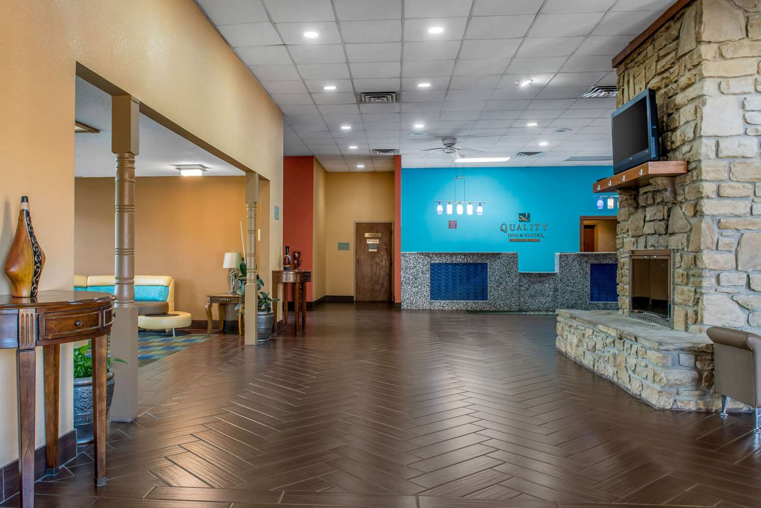 Quality Inn & Suites Bedford West IN 6/40