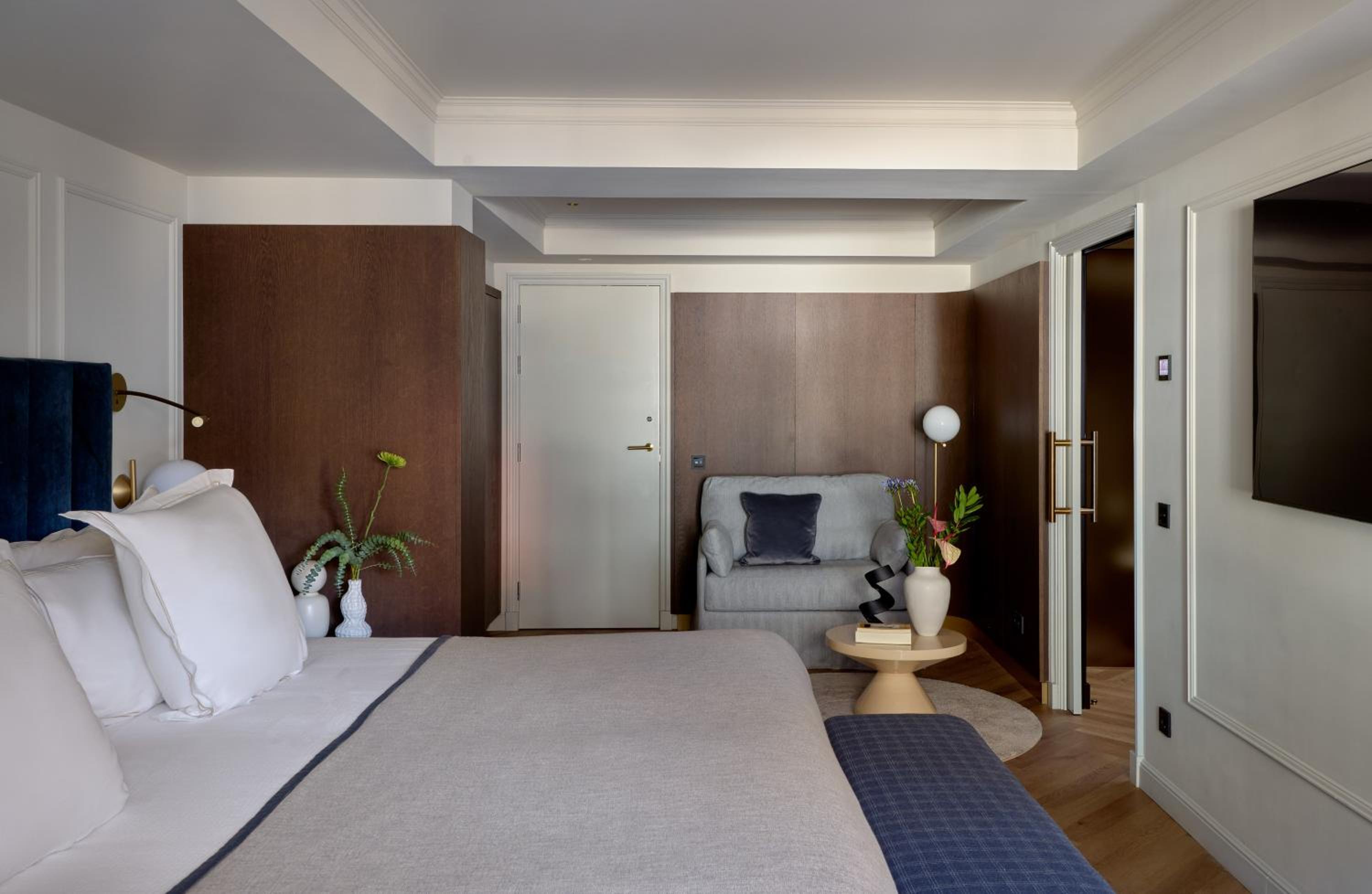 Carlemany, Deluxe
