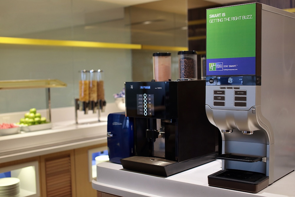 Holiday Inn Express Kuala Lumpur City Centre 13/57