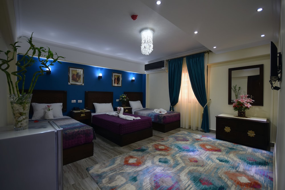 Amin Hotel 35/50
