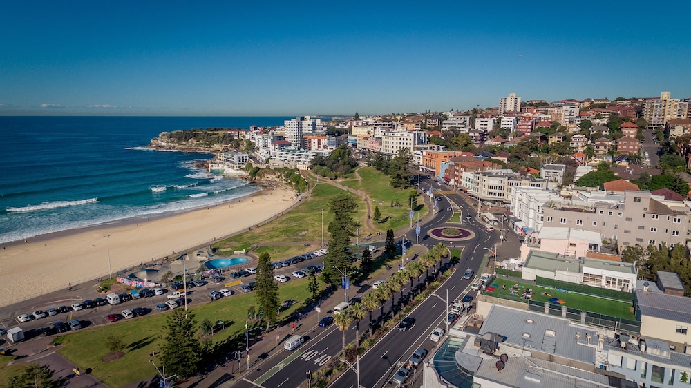 Wake Up Bondi Beach 47/50