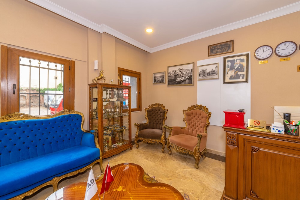 Saint George Boutique House 40/66