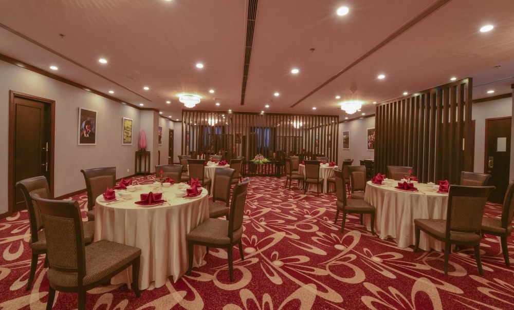 Aristo International Hotel 42/53