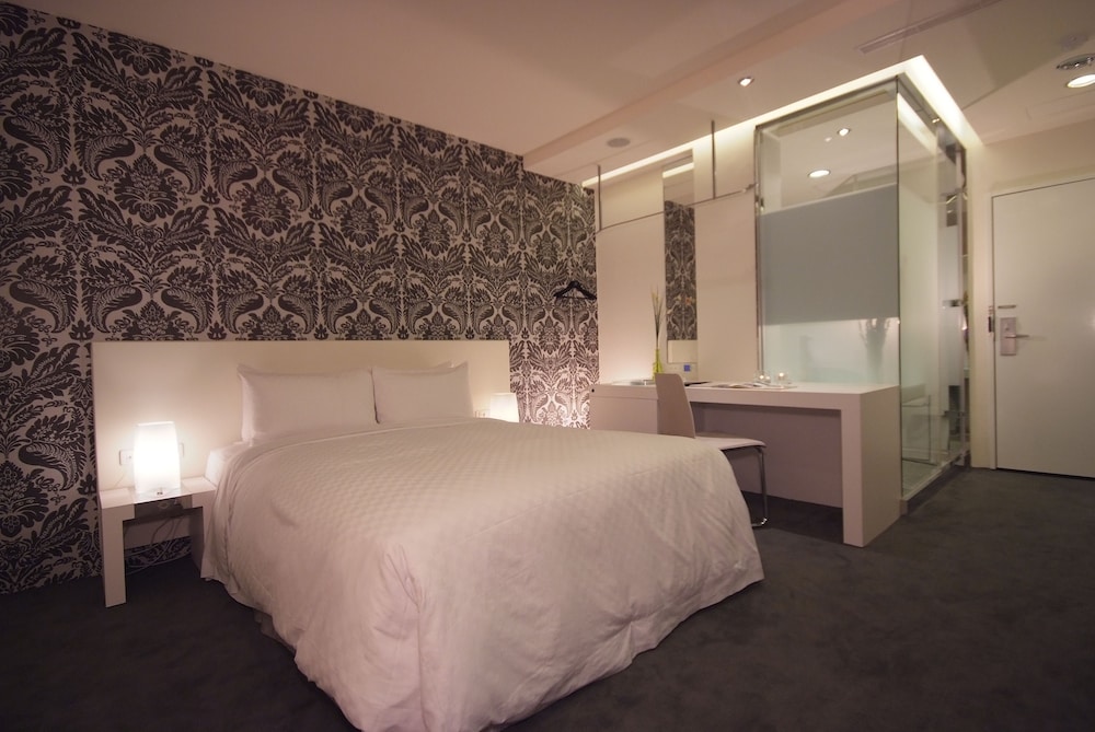 Hotel Purity 11/49