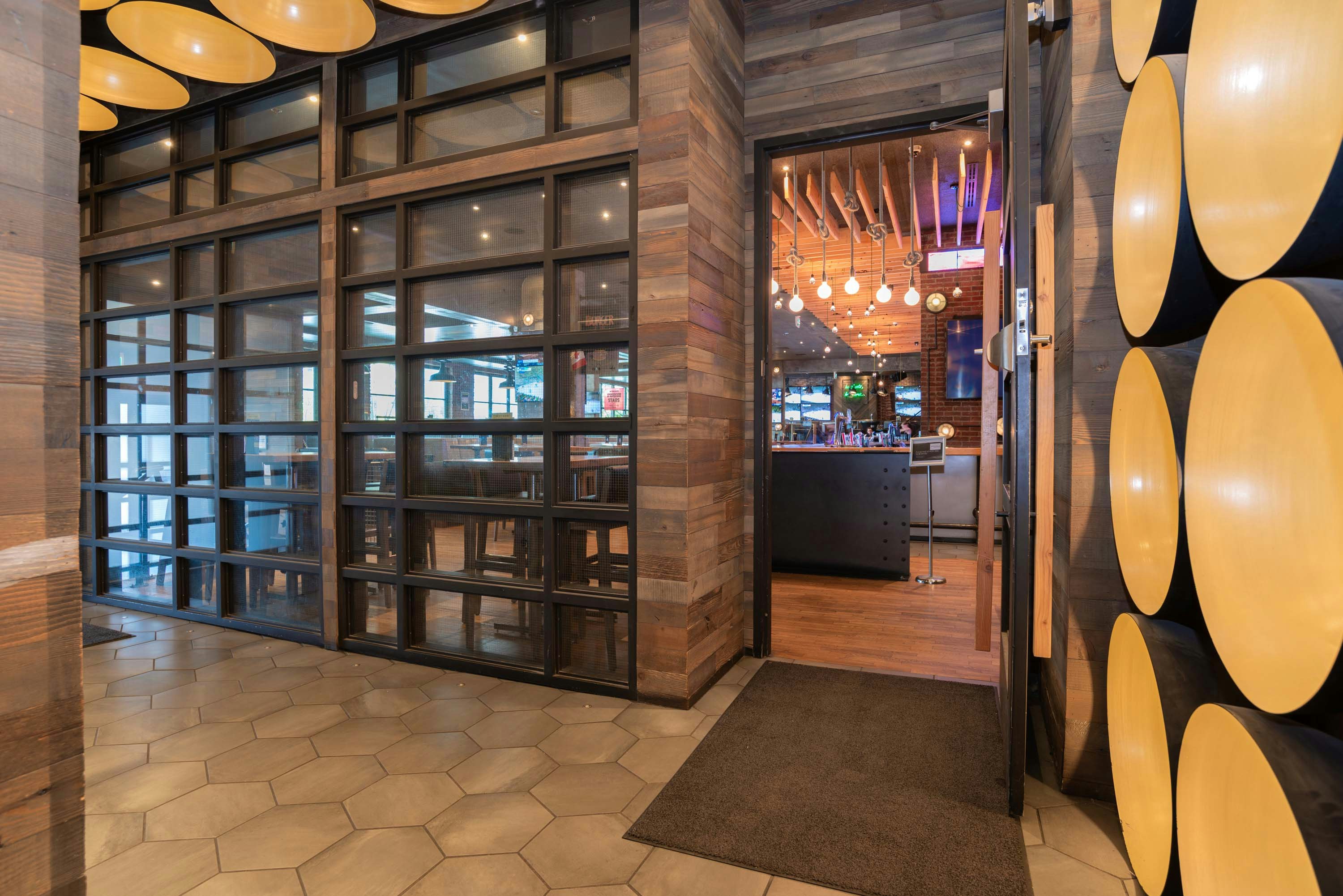 Sandman Hotel Vancouver Downtown 6/40