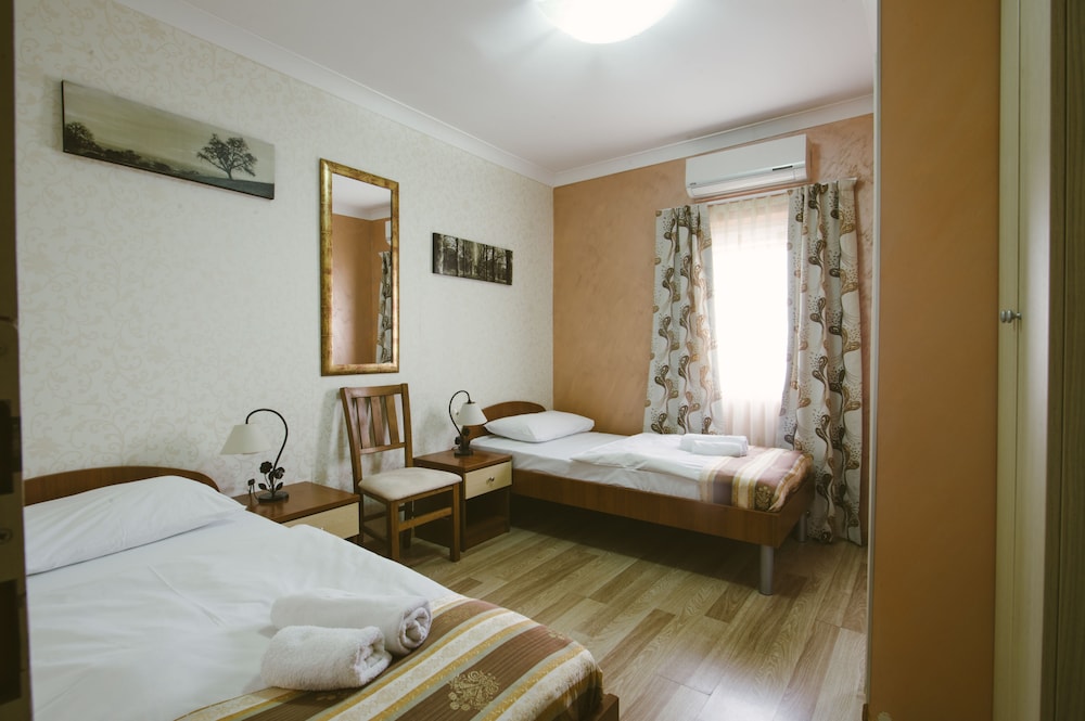 Hotel Flowers 16/71