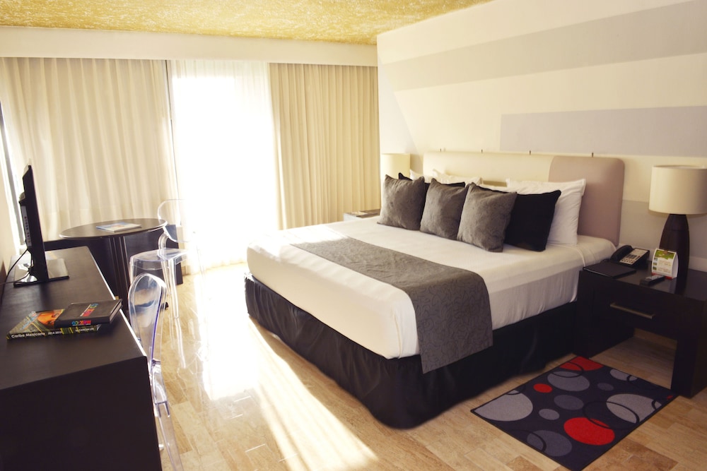 Oh! Cancun The Urban Oasis & Beach Club 15/59