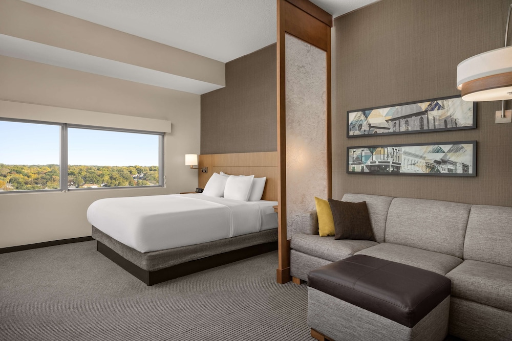Hyatt Place Iowa City Downtown 19/44