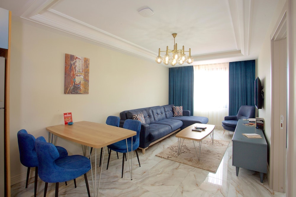 Princely Suites 37/50