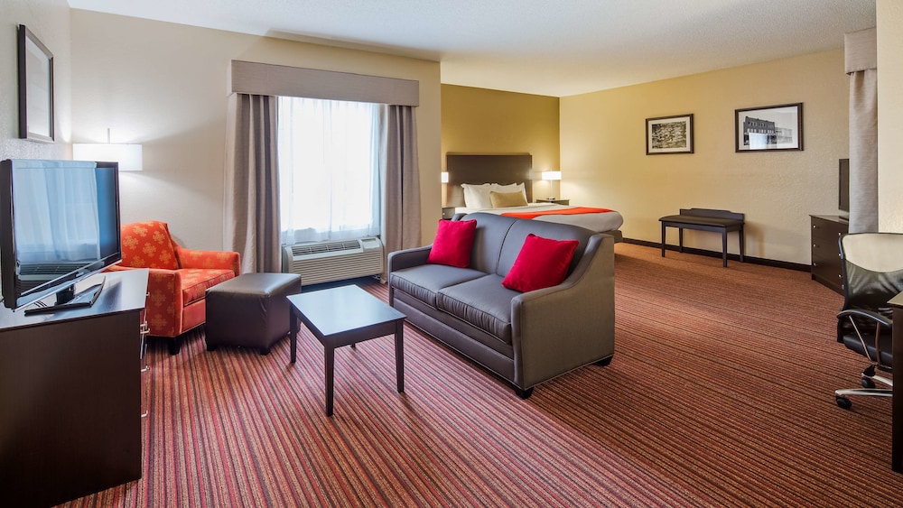 Best Western Plus Bradbury Inn & Suites 24/39