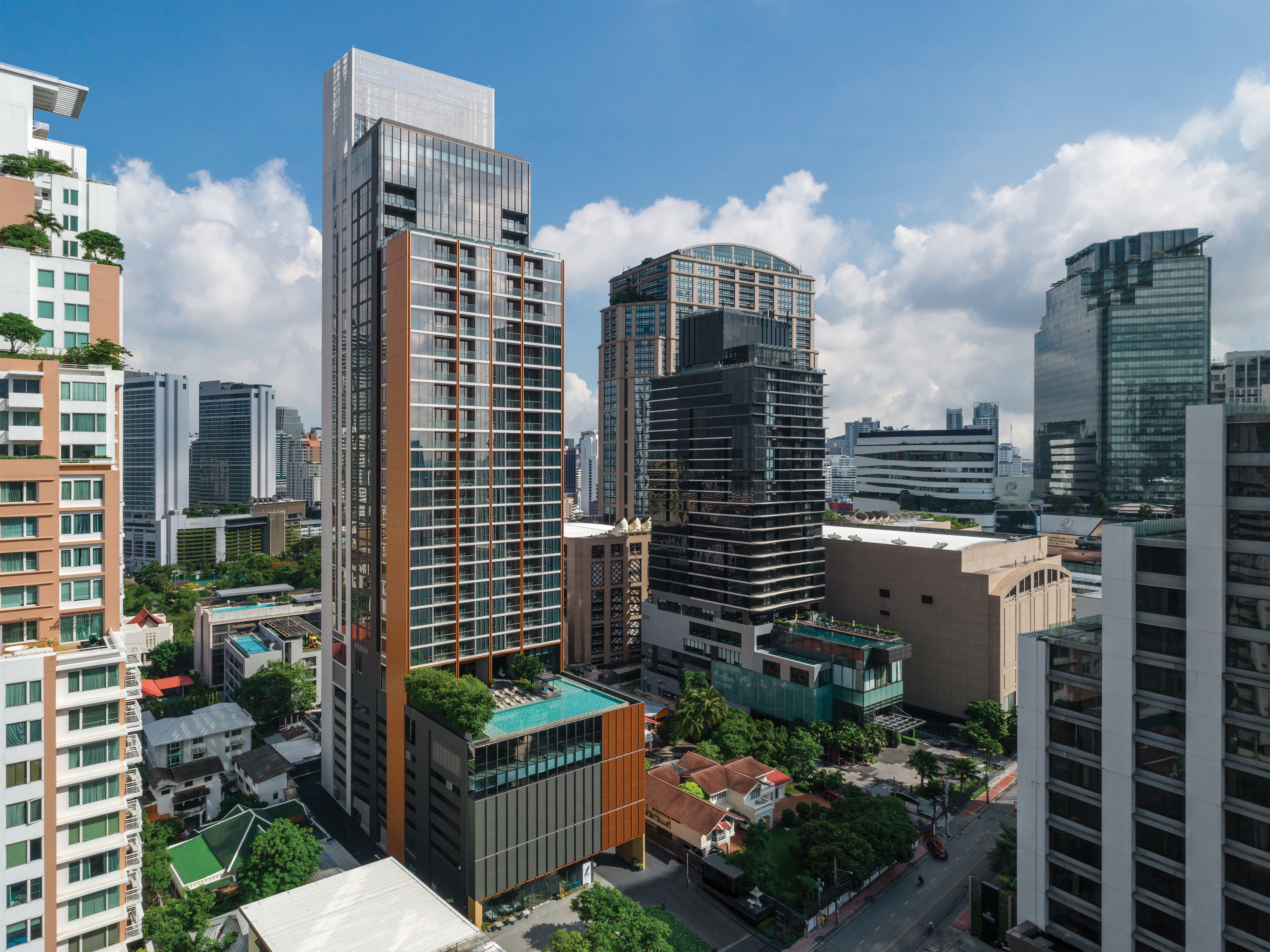 Oakwood Suites Bangkok 37/42