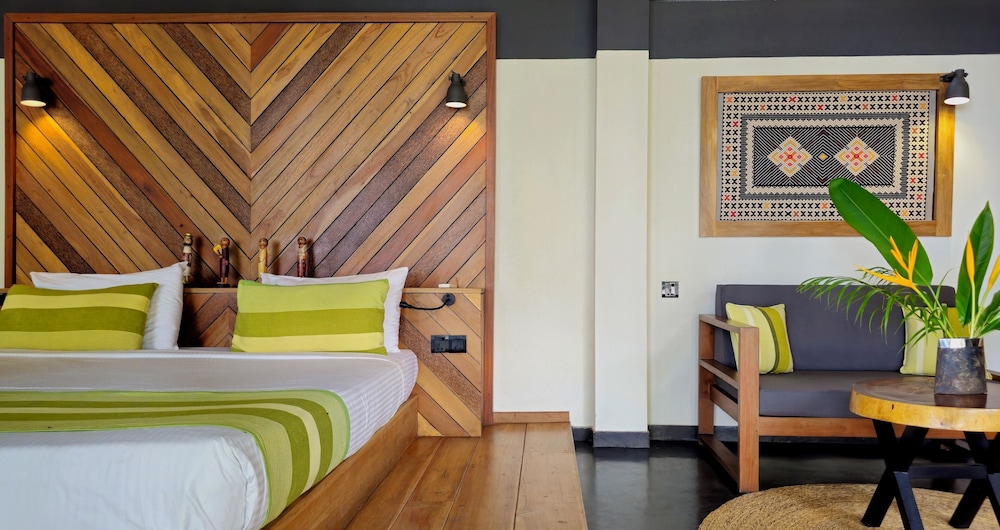 ROOM, GARDEN VIEW