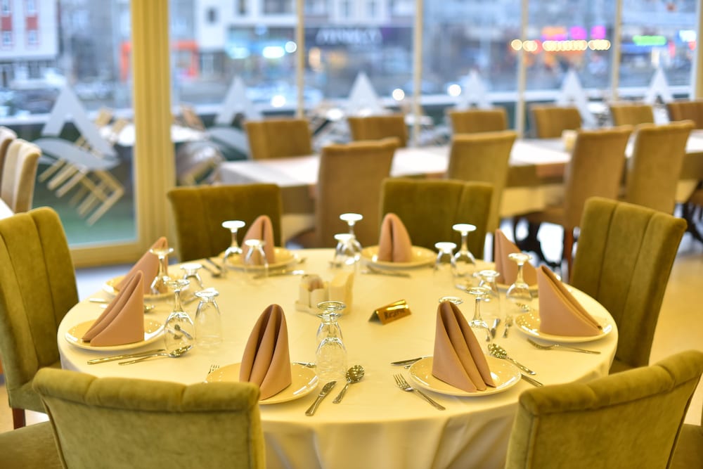 ALESHA SUITE HOTEL 28/39
