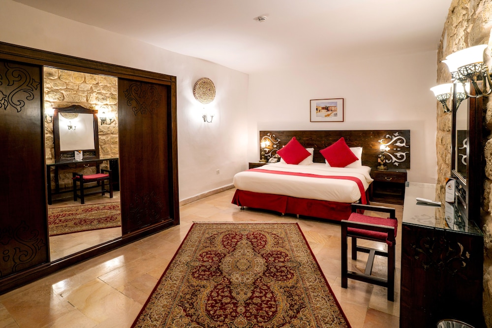 جناح جونيور بسرير كينج، Old Village Resort Petra 3/10