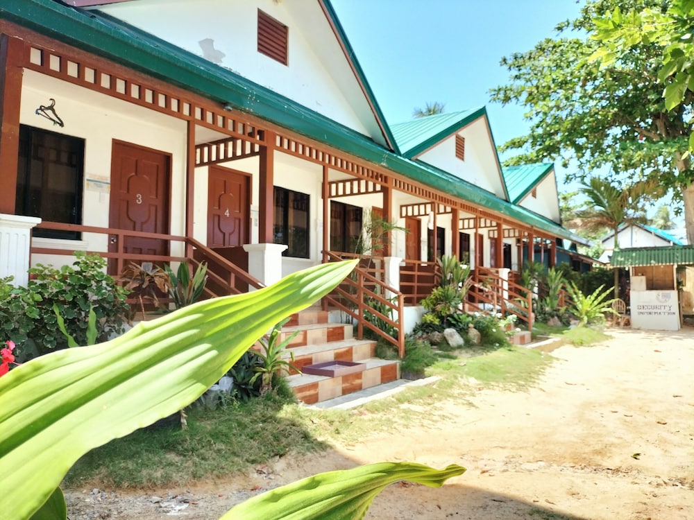 Orange Pearl Beach Resort 77/81