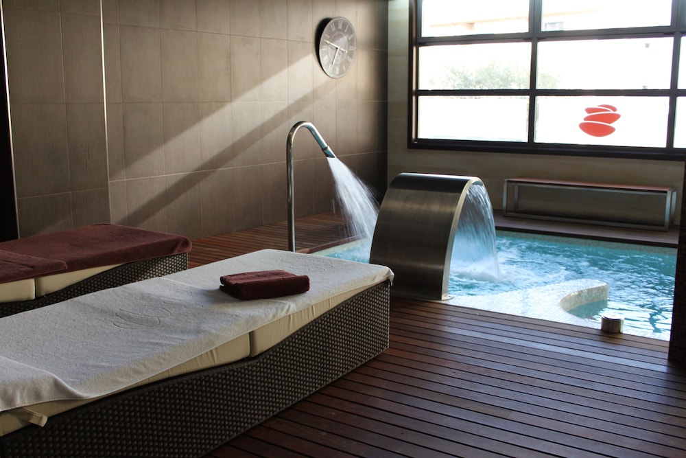 swimming pool spa