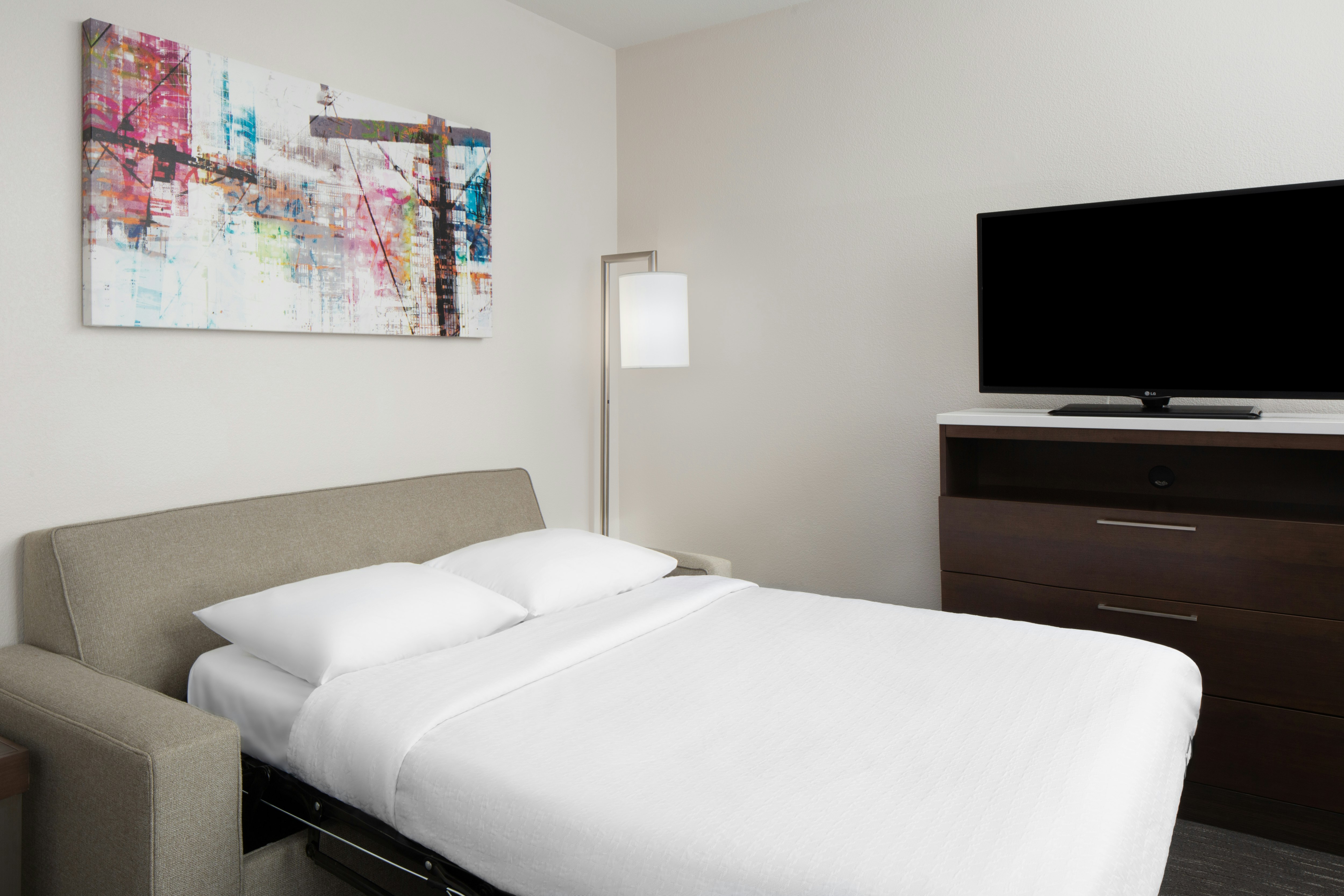 STUDIO, SUITE, KING BED