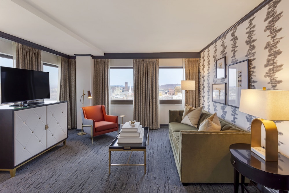 Omni New Haven At Yale 44/76