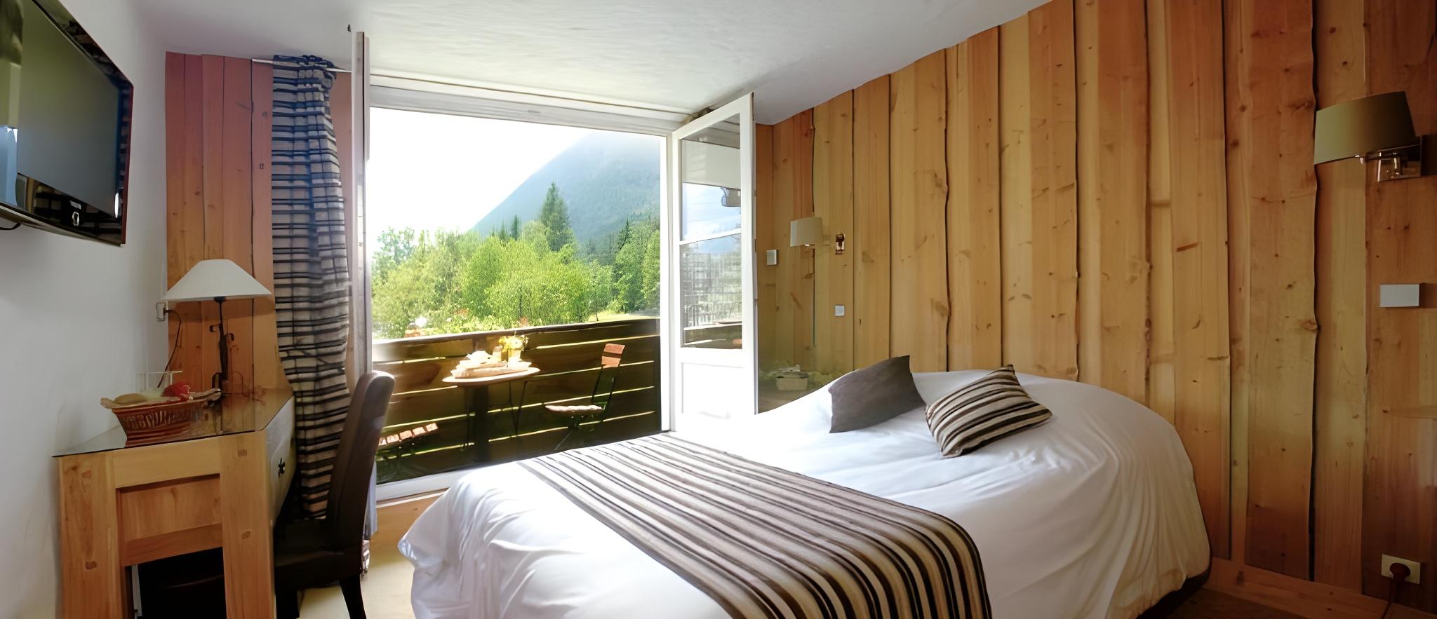 Superior, Triple, Single Bed, Mont Blanc View