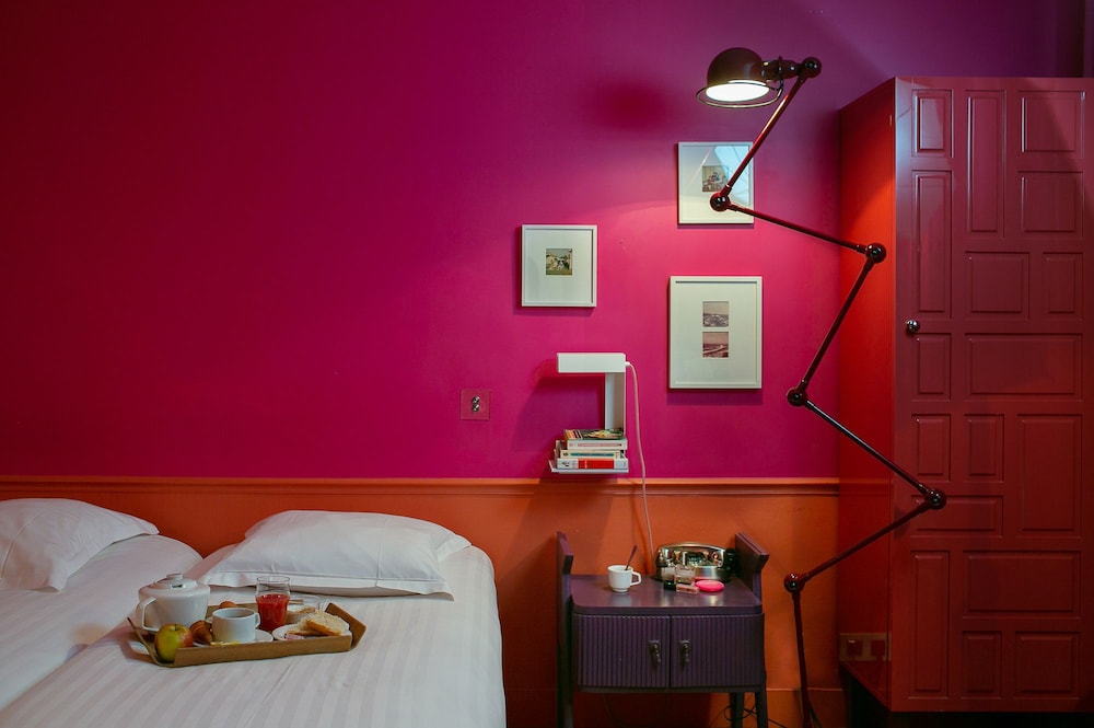 Hotel Crayon 63/78