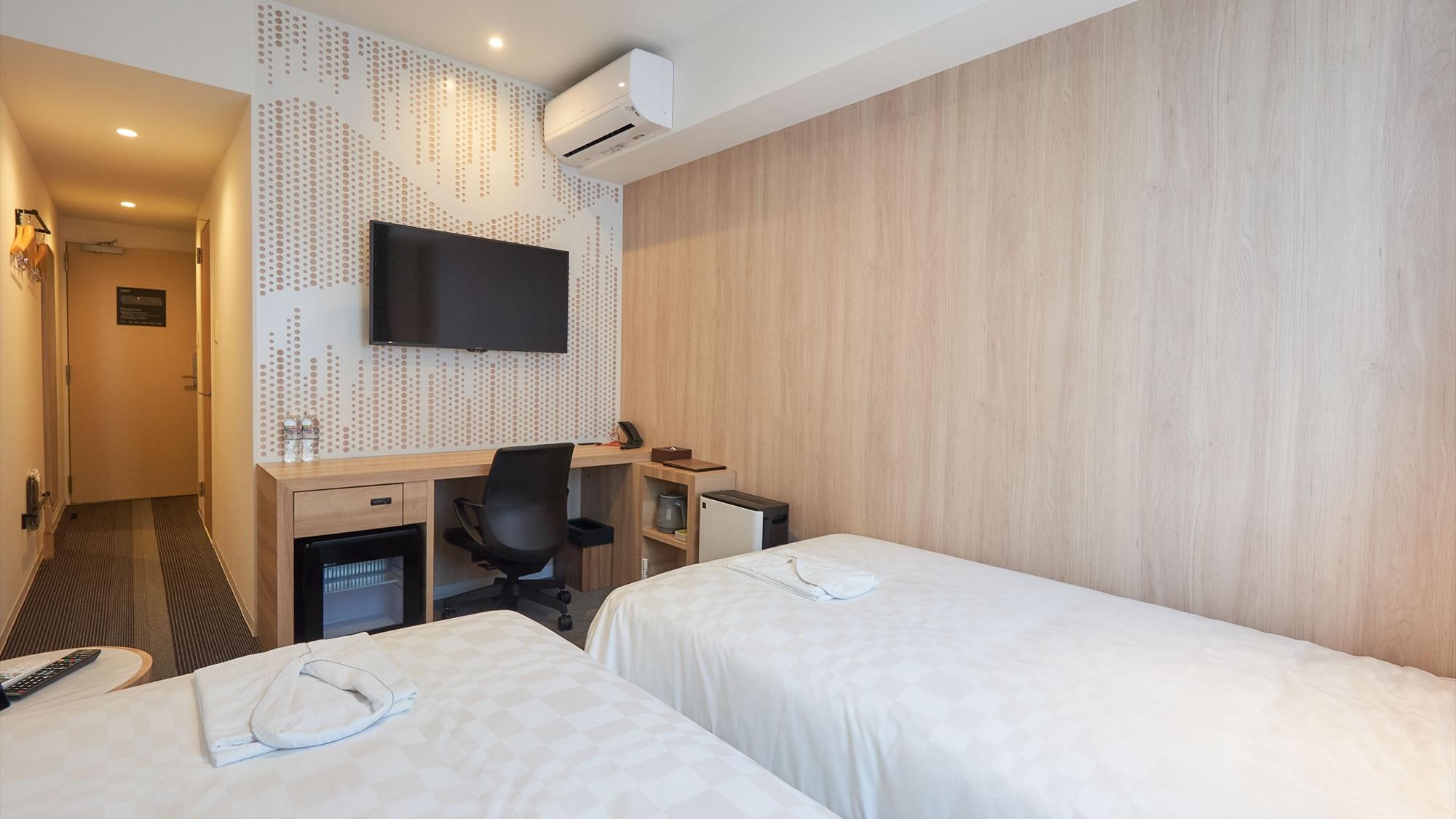 Adjoining, 2 Rooms, Standard, Twin Beds