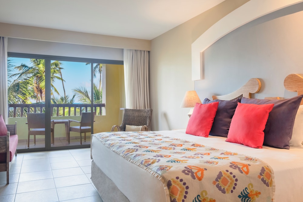 Premium, Single, King Bed, Ocean Front, Corner
