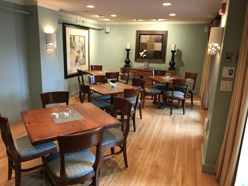 The Kennebunk Inn 37/50