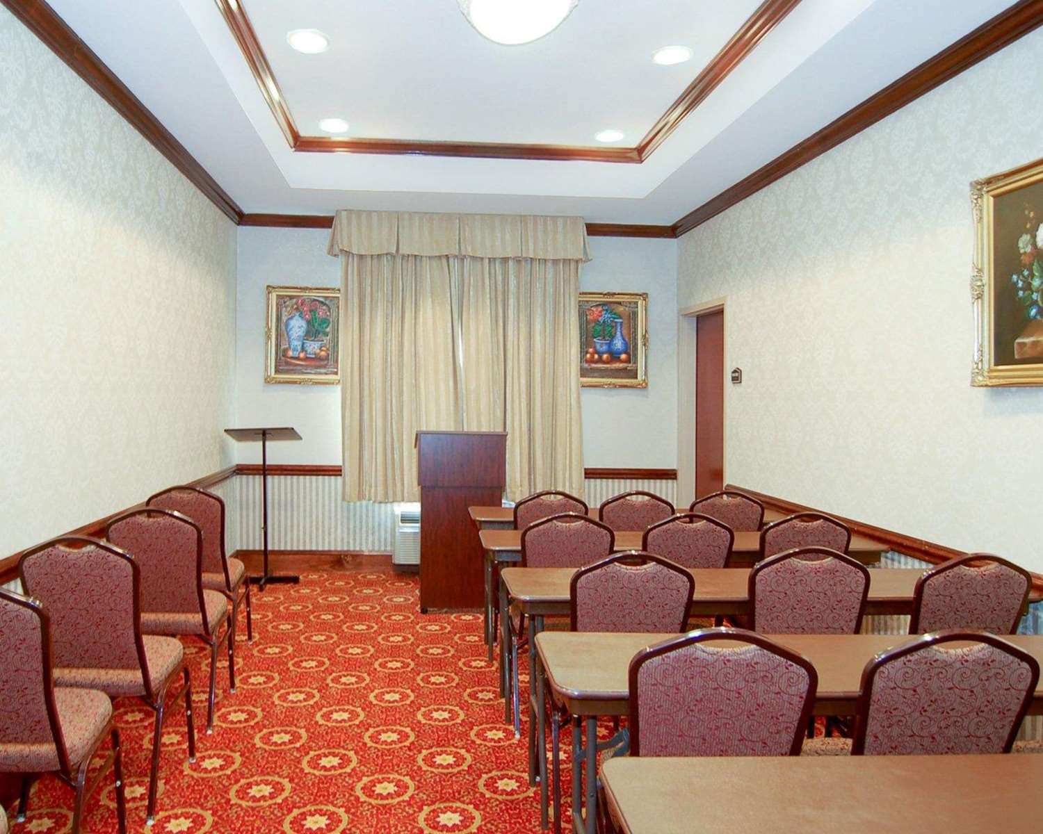 Comfort Inn & Suites Carneys Point - Pennsville 28/35