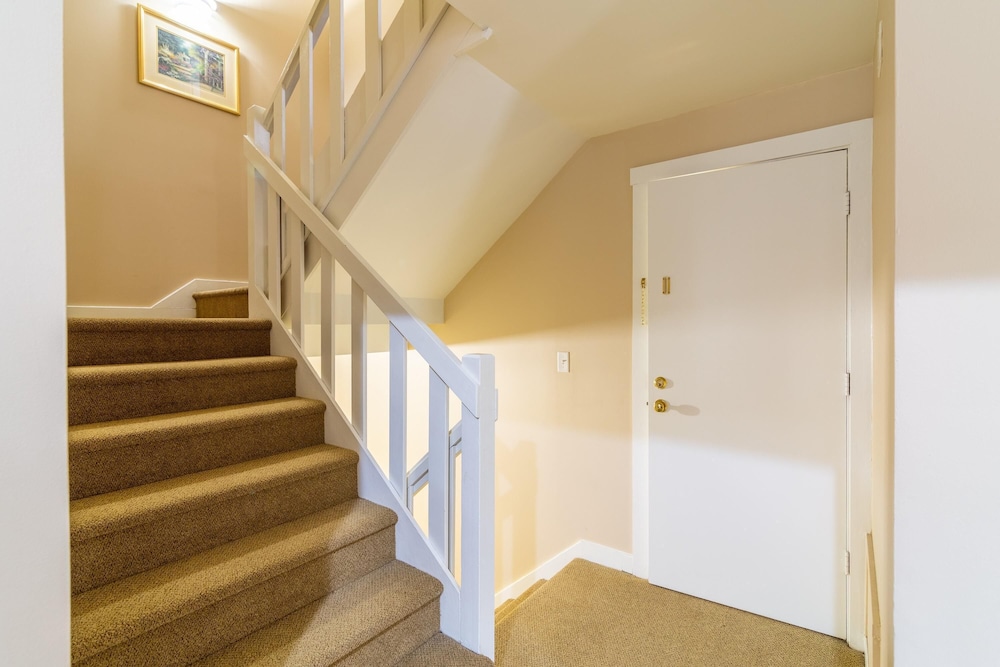 Mountain Villa With Waterpark, Golf, Skiing, Wine Tour Access and More! Massanuttens Shenandoah Vil 17/49