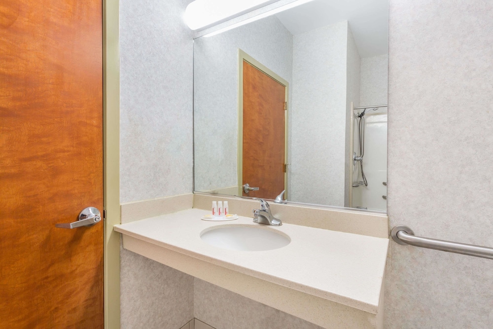 Days Inn by Wyndham Glen Allen/Richmond North 10/22
