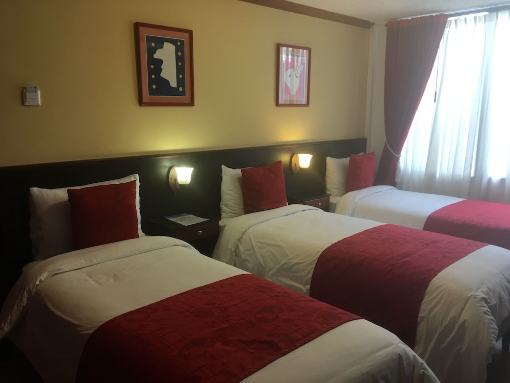 Hostal Mitad Del Mundo 21/69