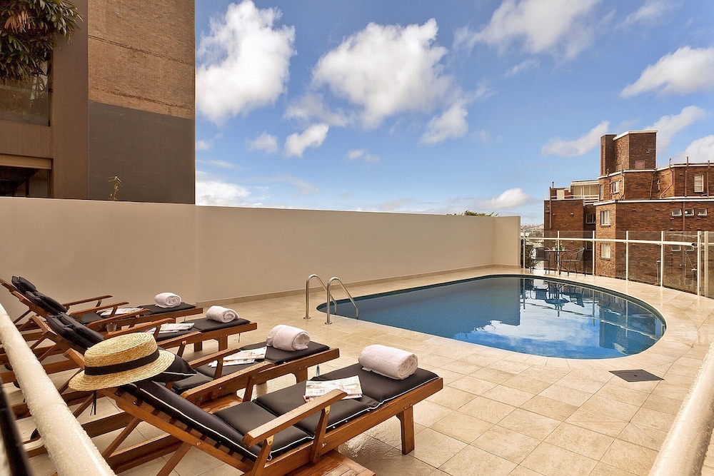 Macleay Hotel 28/46