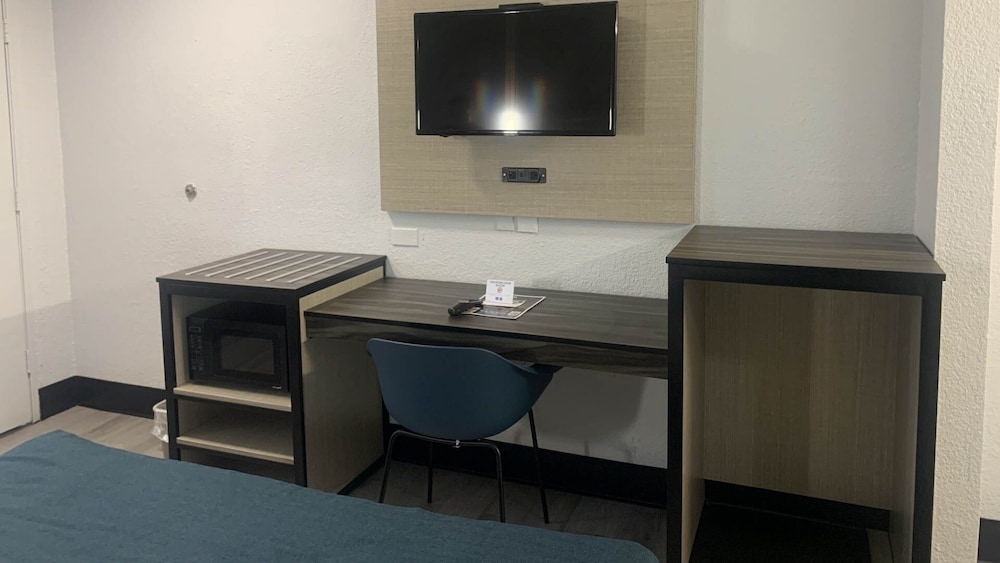 Motel6 Tempe, AZ - Broadway - ASU 40/63
